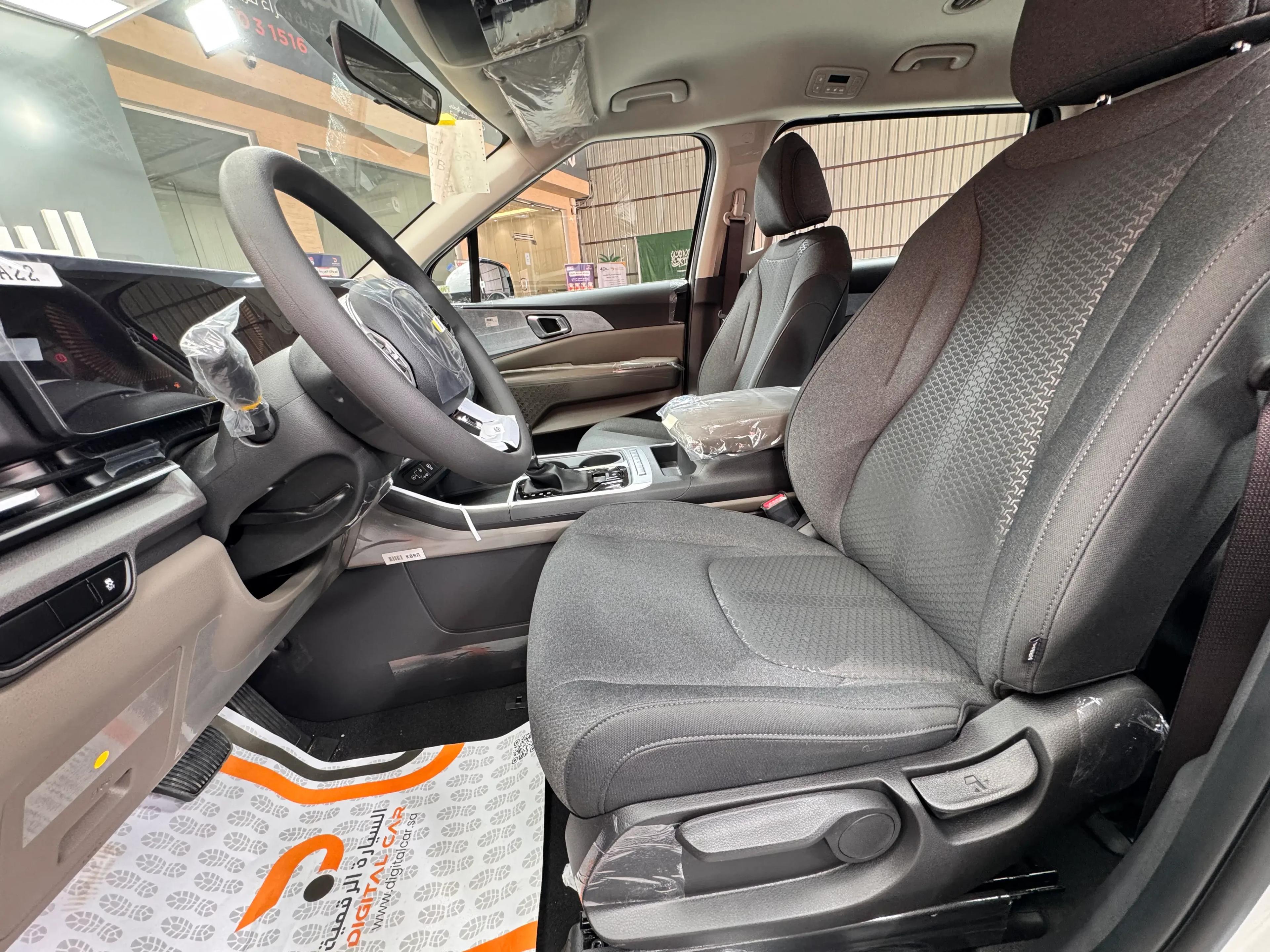 interior frontLeft