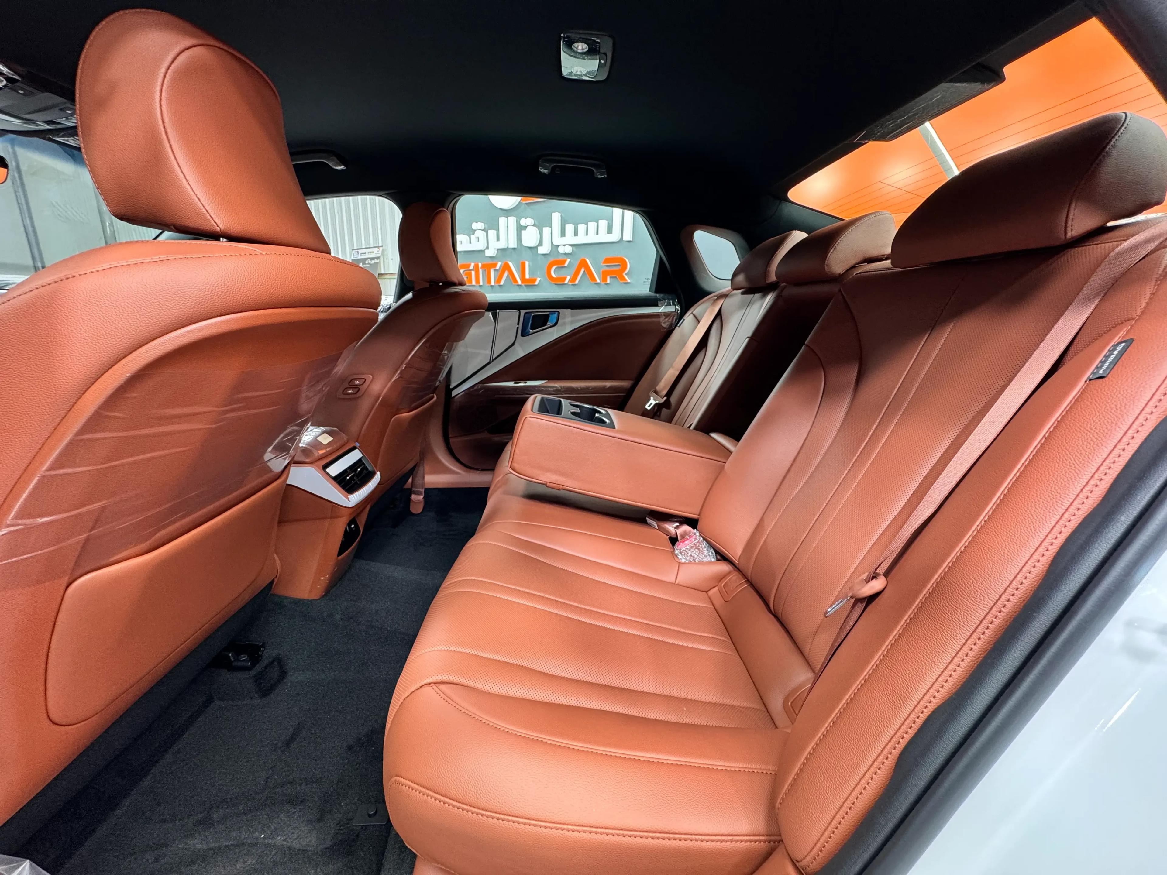 interior frontRight